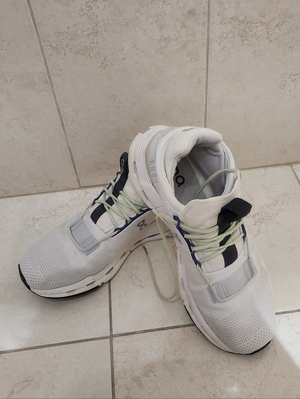 Men's White Athletic Running Shoes - Lightweight Comfort